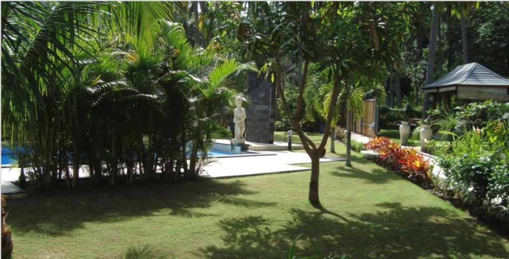 Dream Estate Resort Senggigi Exterior foto